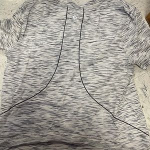Lululemon T-Shirt
